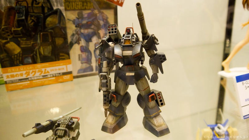 Illustration for article titled The World's Largest Gundam Box Is Pretty Damn Big